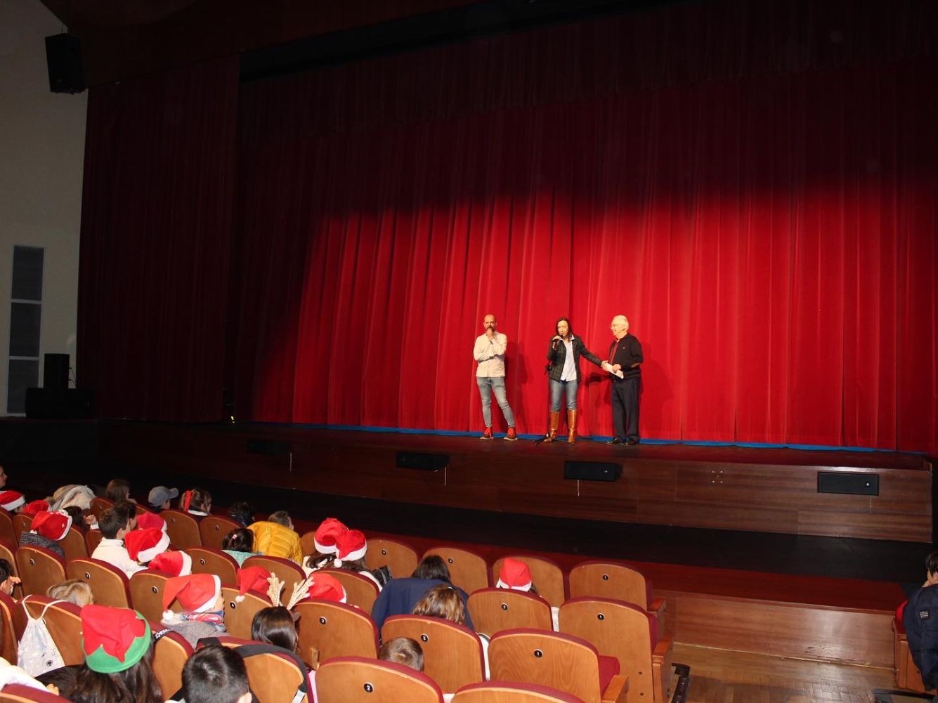 Alrededor de 700 niñas y niños participan en el XX Encuentro Escolar de Villancicos