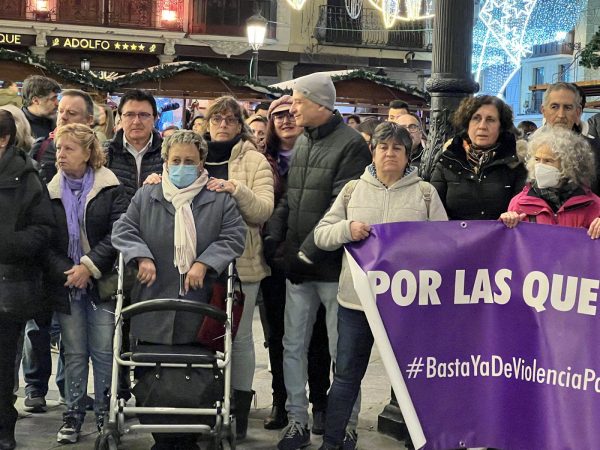 Ayuntamiento de Toledo Concentración en Toledo para expresar la repulsa a los crímenes machistas y aislar a quienes niegan la violencia de género