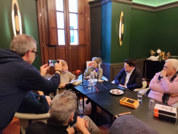 Ayuntamiento de Toledo Tertulia café literario del Ayuntamiento y la Asociación de Libreros