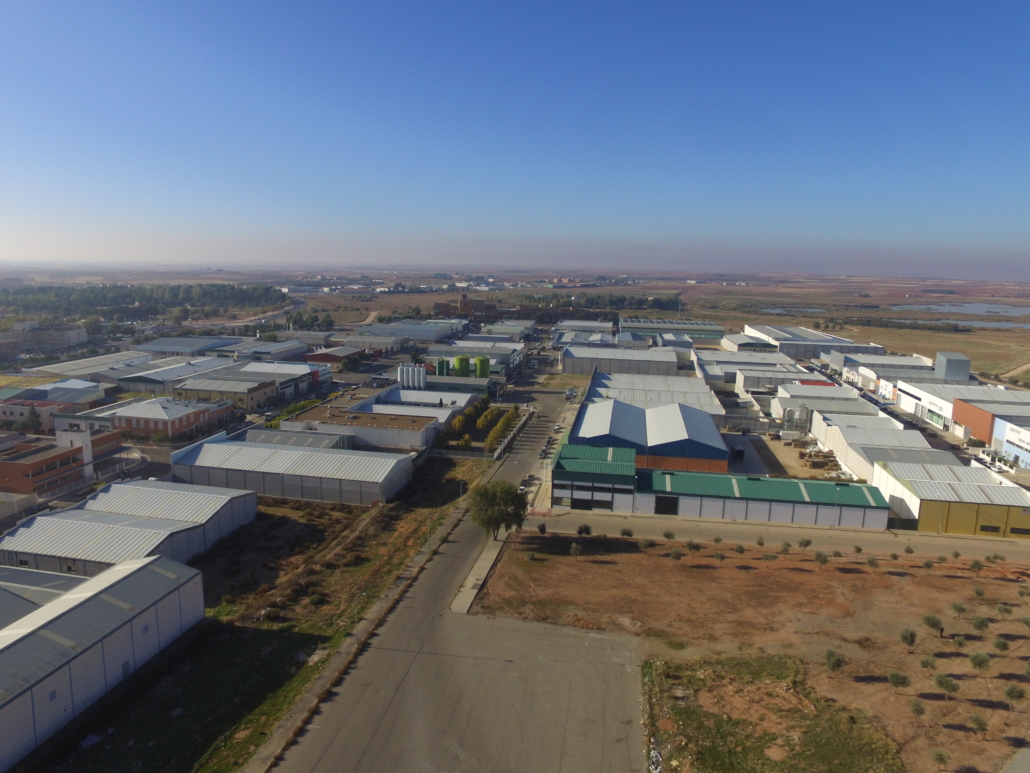 El Ayuntamiento inicia la actualización de la señalización de las zonas industriales Emilio Castro y Alces