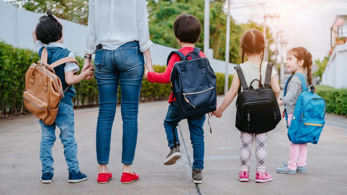 La Comunidad de Madrid renovará de manera automática el título de familia numerosa hasta que el menor de los hijos cumpla los 26 años