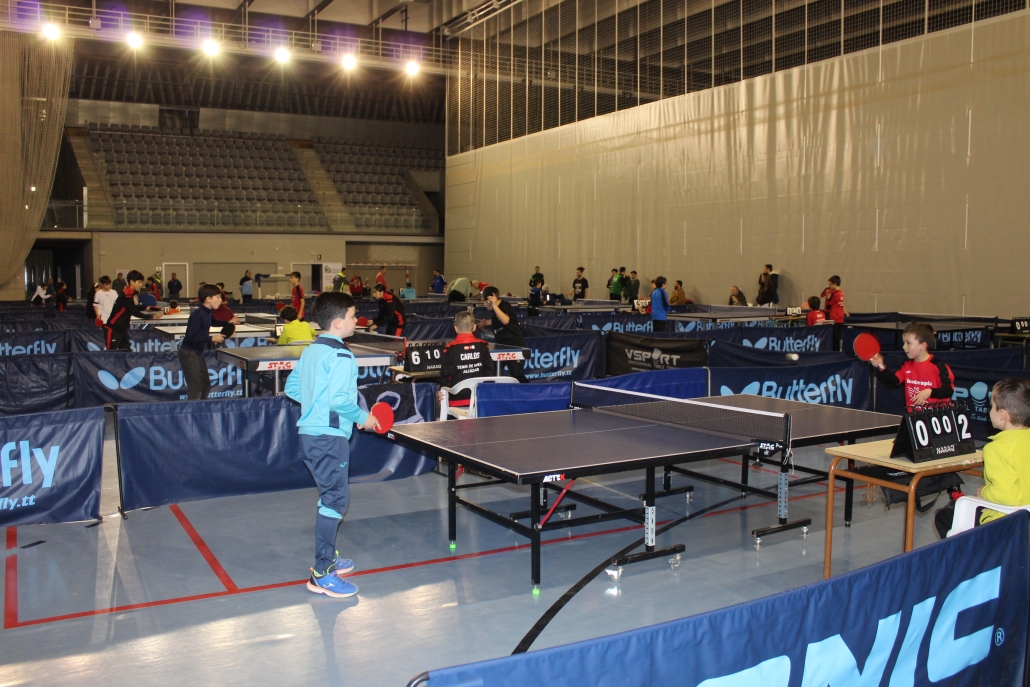 Más de 70 participantes en el X Torneo de Navidad de Tenis de Mesa