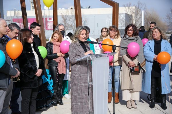 Ayuntamiento de Toledo Milagros Tolón rinde homenaje a las víctimas, familias y al personal sanitario en el Día Internacional del Cáncer Infantil
