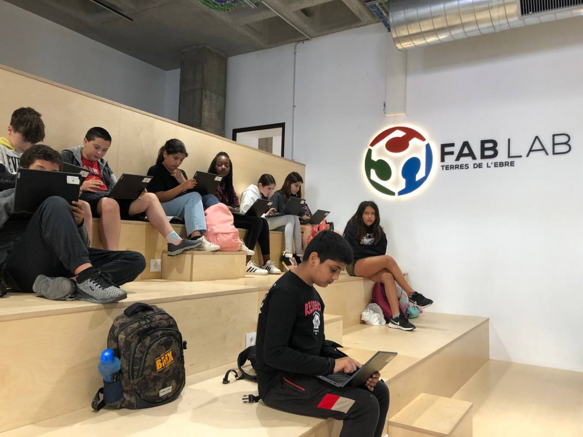 El FabLab repetirà la seva oferta d’activitats curriculars a l’alumnat de 6è de primària de les escoles d’Amposta