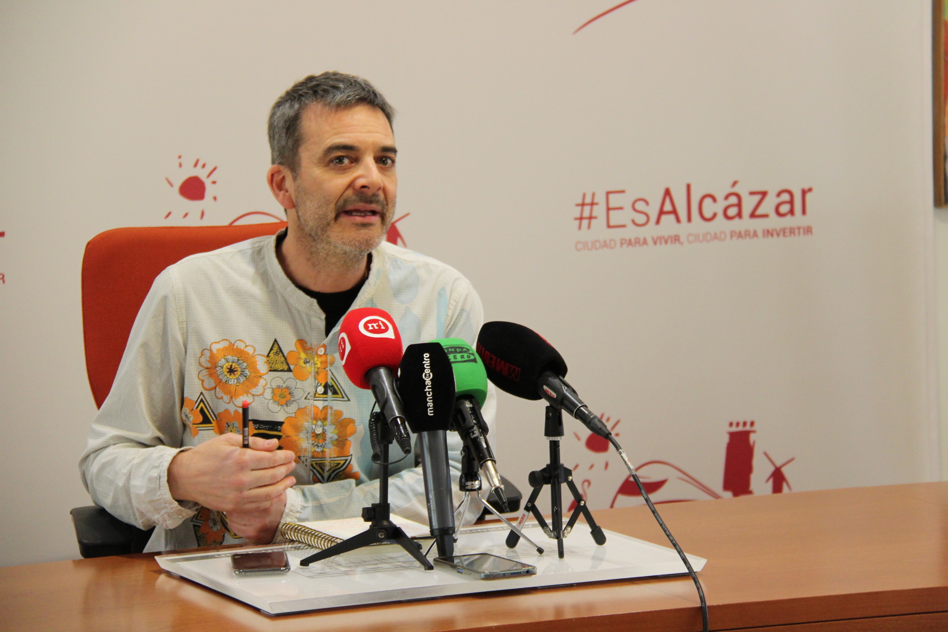 El grupo municipal EQUO da visibilidad a la ayuda odontológica en una rueda de prensa