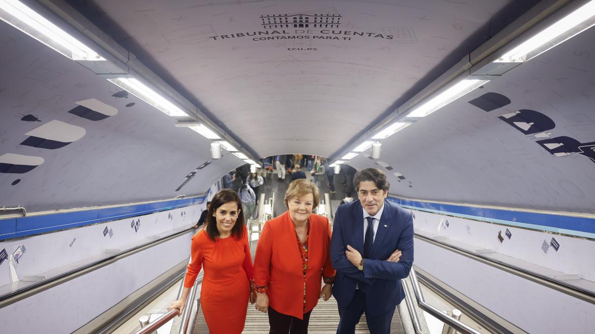 La Comunidad de Madrid decora la estación de Metro de Tribunal para homenajear el 40 aniversario del Tribunal de Cuentas