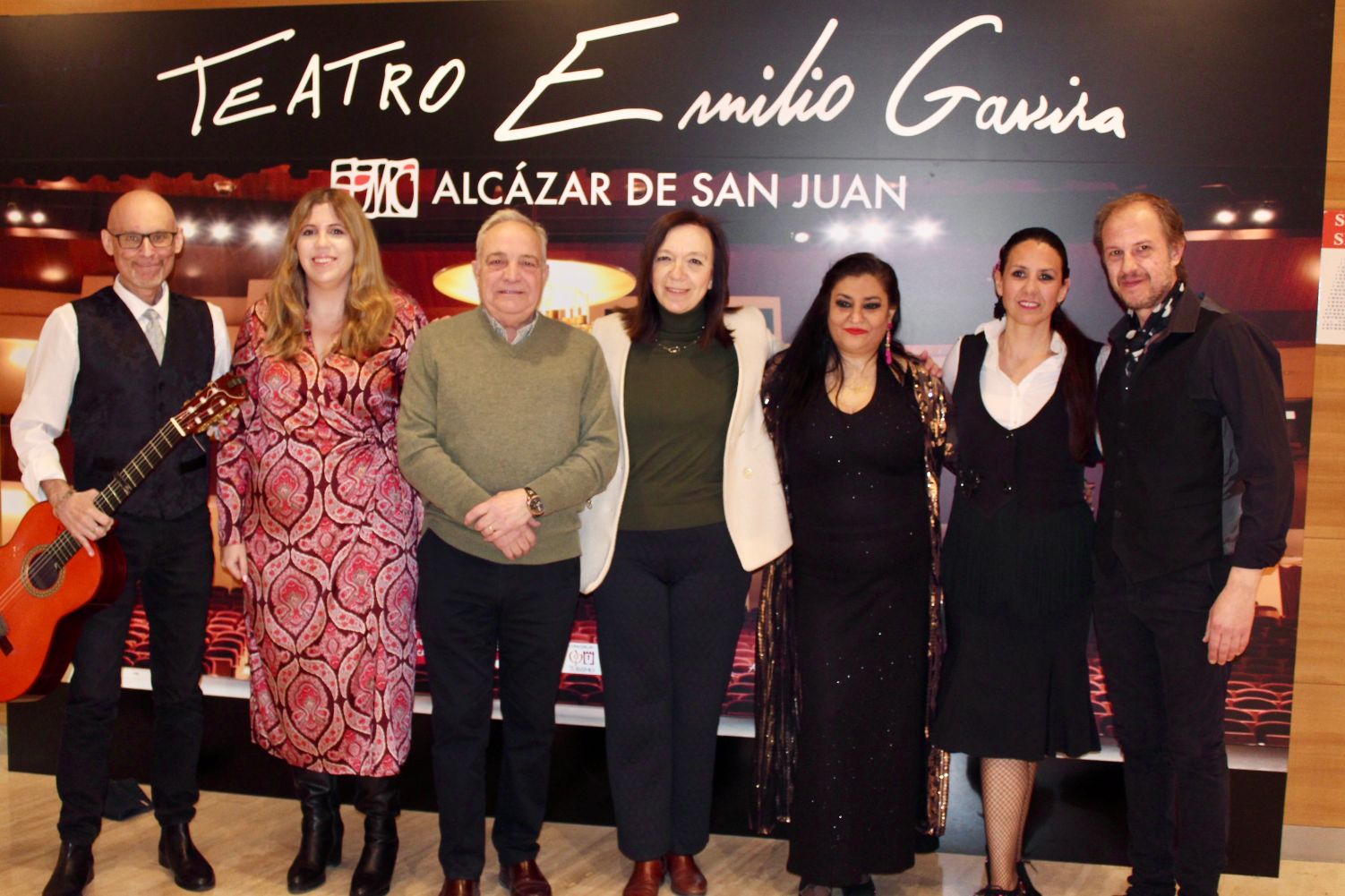 La Peña Flamenca Alcazareña celebró sus 35 años con las actuaciones de Isabel Soto y Cancanilla de Málaga en el Teatro Emilio Gavira