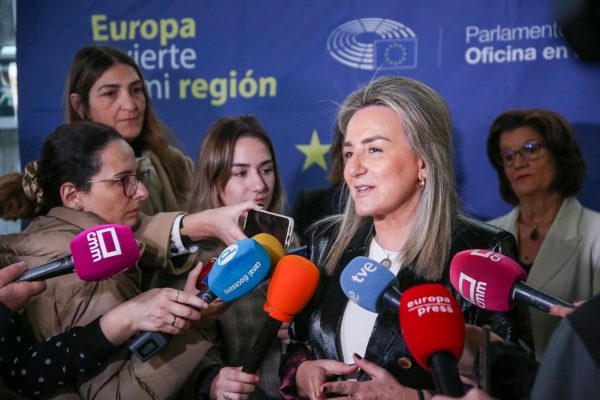 La alcaldesa participa en el seminario ‘Europa invierte en mi región’ y destaca los 20 millones de euros recibidos por Toledo - Ayuntamiento de Toledo