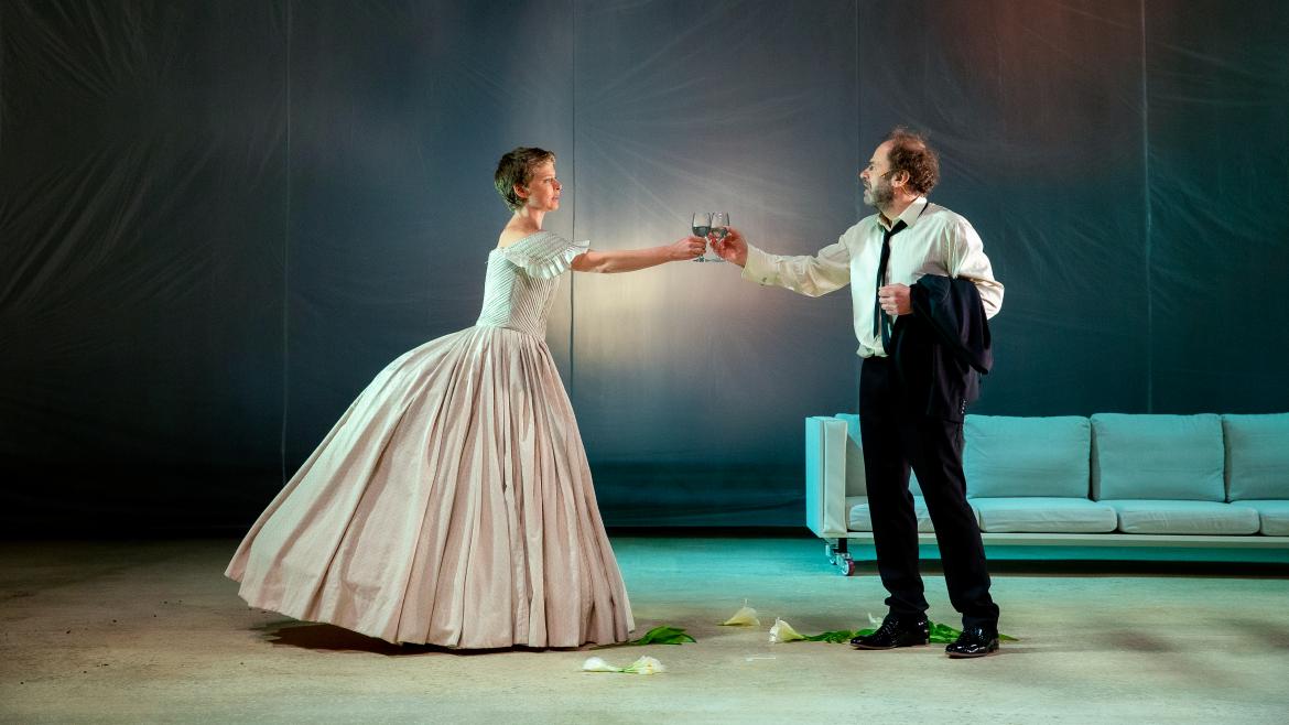 La figura de Madame Bovary y el homenaje teatral de Eduard Fernández a su madre, en los escenarios de la Comunidad de Madrid