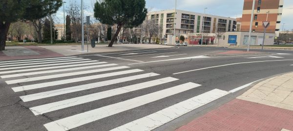 Avanza la renovación de la señalización vial en todos los barrios con el fin de mejorar la seguridad de los toledanos y las toledanas - Ayuntamiento de Toledo