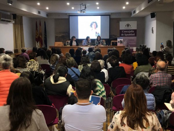 Cristina Campos presenta su novela ‘Historias de mujeres casadas’, finalista del Premio Planeta de Novela 2022, en el Festival FEM23 impulsado por el Ayuntamiento - Ayuntamiento de Toledo