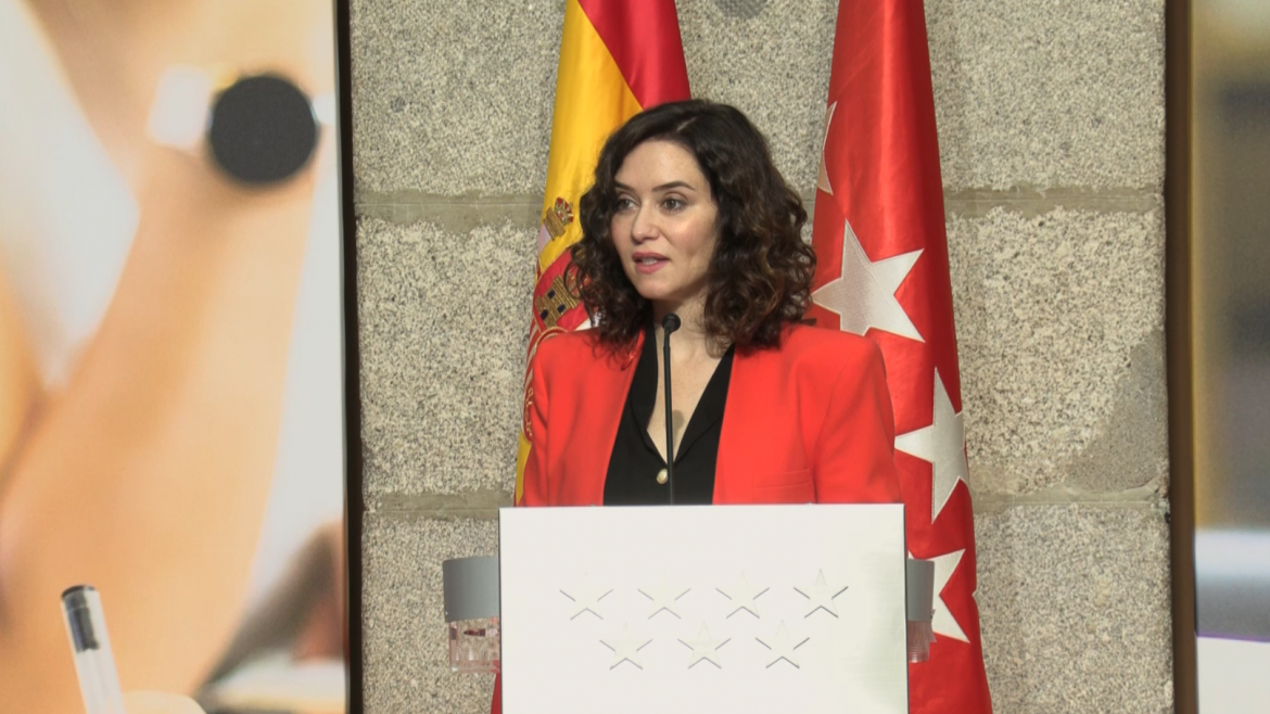 Díaz Ayuso garantiza que la Comunidad de Madrid trabajará siempre pensando en los mayores reconociendo su “tesón, saber y experiencia”
