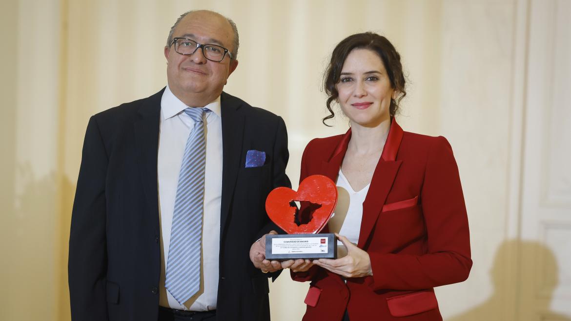 Díaz Ayuso recibe el Premio España en el Corazón de ASEDEF por la labor de la Comunidad de Madrid durante la pandemia del COVID-19