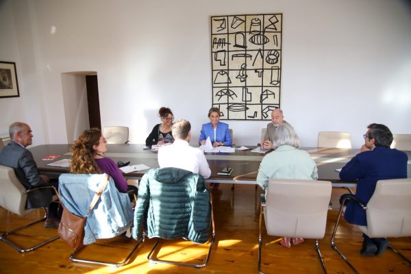 El Gobierno de Milagros Tolón asume en su hoja de ruta las 25 propuestas de la Mesa del Casco Histórico para revitalizar este barrio - Ayuntamiento de Toledo