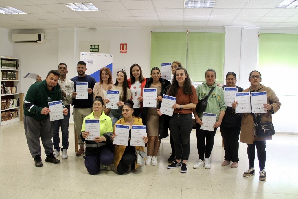 Entregados los diplomas del Curso de Competencias Digitales en el Centro de Barrio Pradera