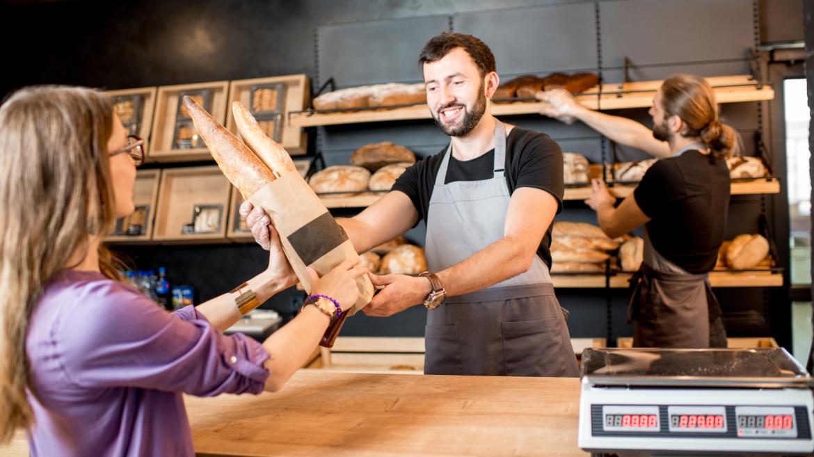La Comunidad de Madrid ayudó el año pasado a cerca de 20.000 trabajadores autónomos y pymes del comercio