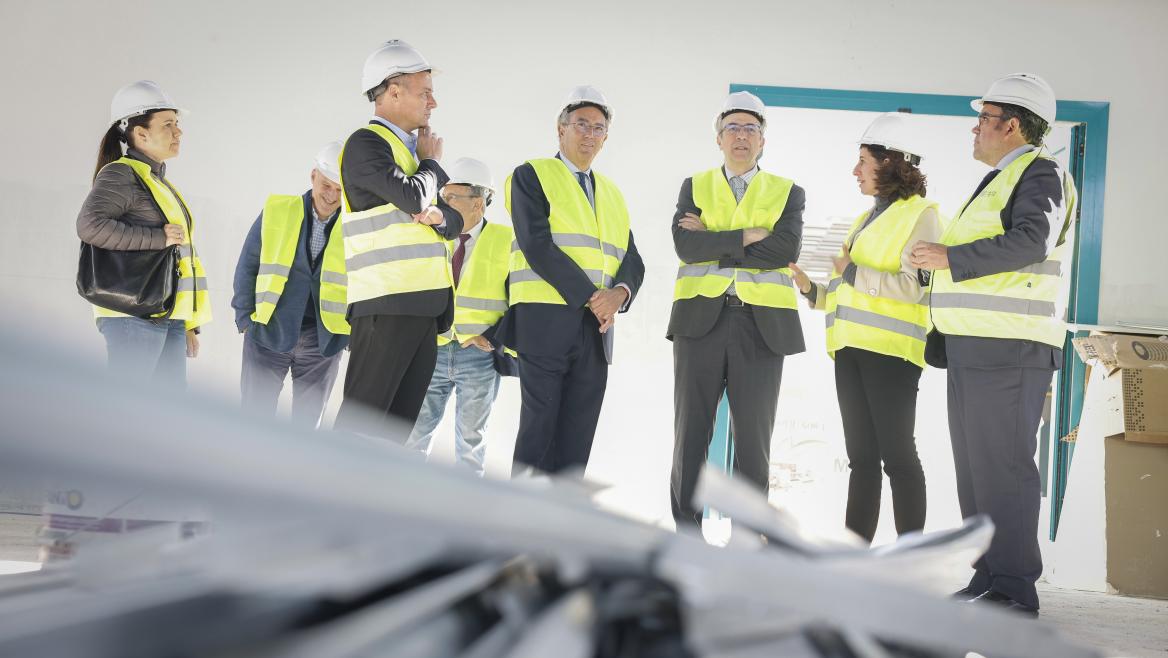 La Comunidad de Madrid construye este año gimnasios, pistas deportivas y pabellones en 10 colegios públicos e institutos
