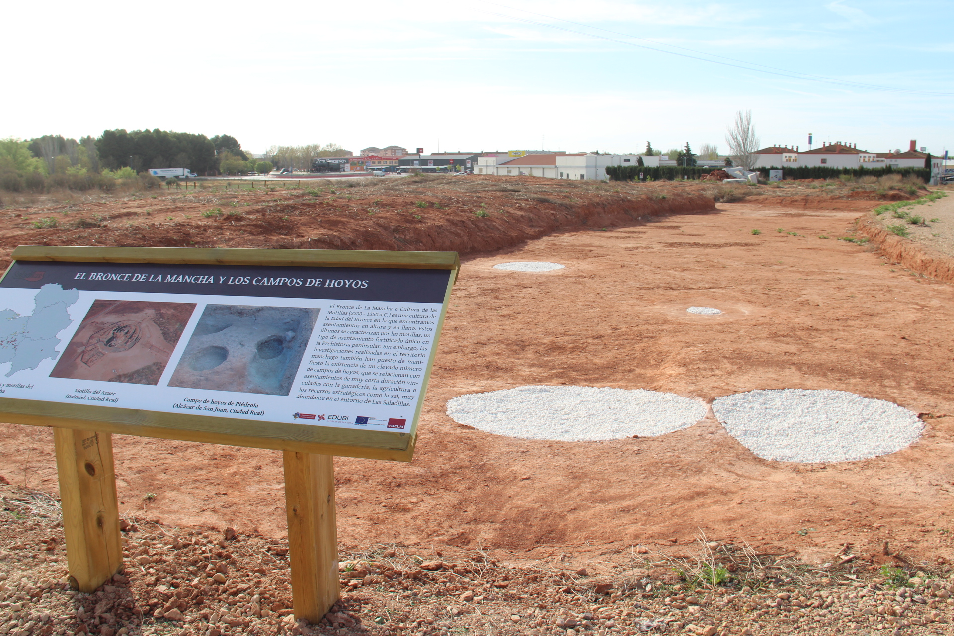 La alcaldesa de Alcázar presenta la musealización del Yacimiento de Las Saladillas