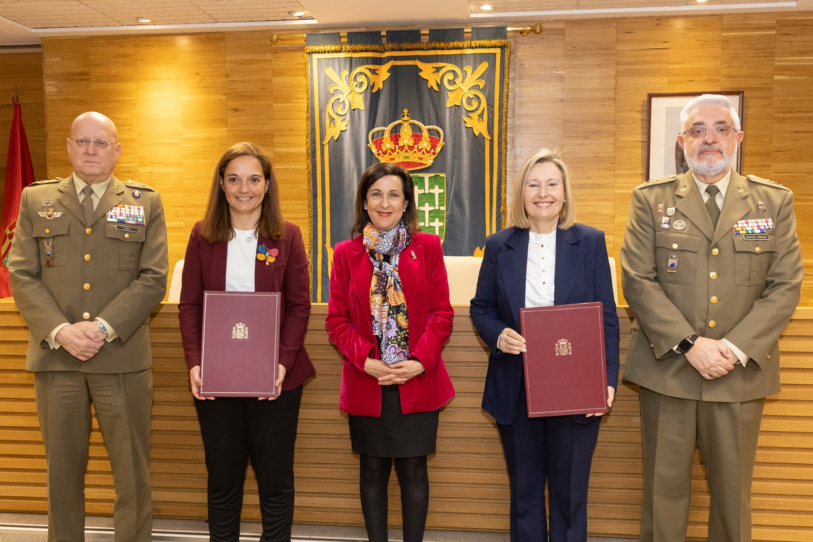 La ministra de Defensa y la alcaldesa firman la cesión de los terrenos del ACAR a Getafe
