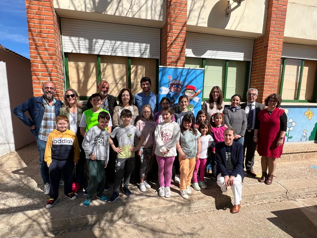 Los directores generales María Ángeles Marchante y Javier Ariza visitan los proyectos de inclusión y sostenibilidad del CRA Alciares