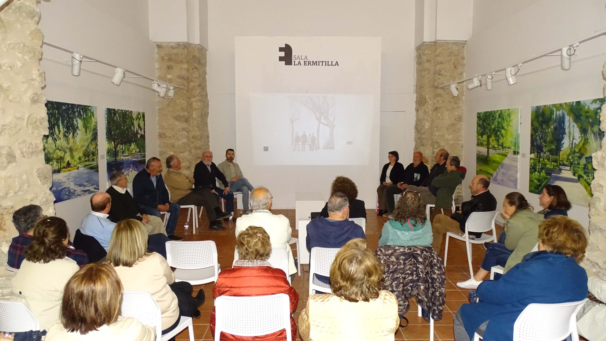 Una charla-coloquio pone sobre la mesa las historias, recuerdos y anécdotas del Parque de Colón