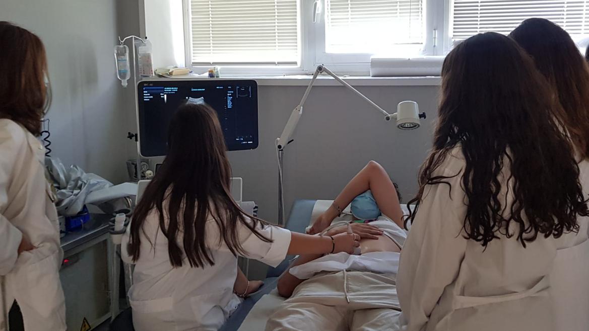 Cerca de 450 estudiantes han participado en el programa 4º ESO+Empresa de Atención Primaria