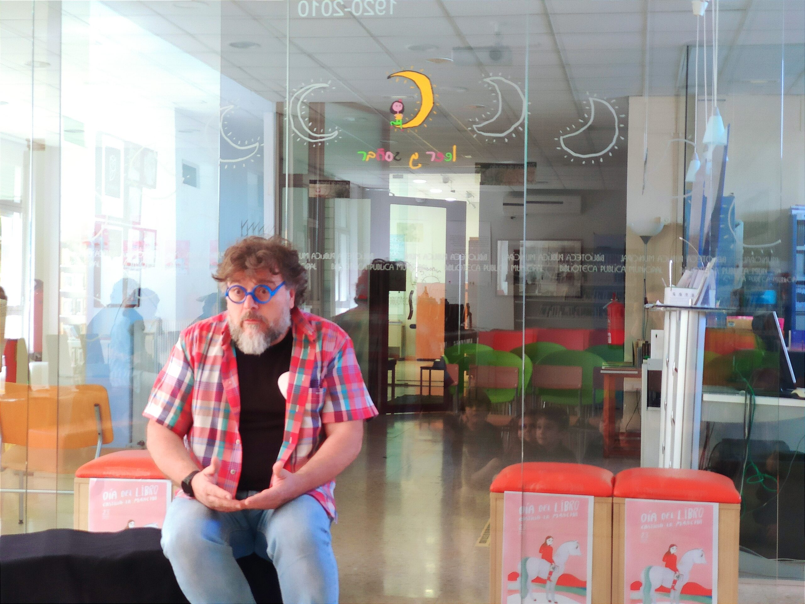 Cuenta cuentos con ritmo teatral