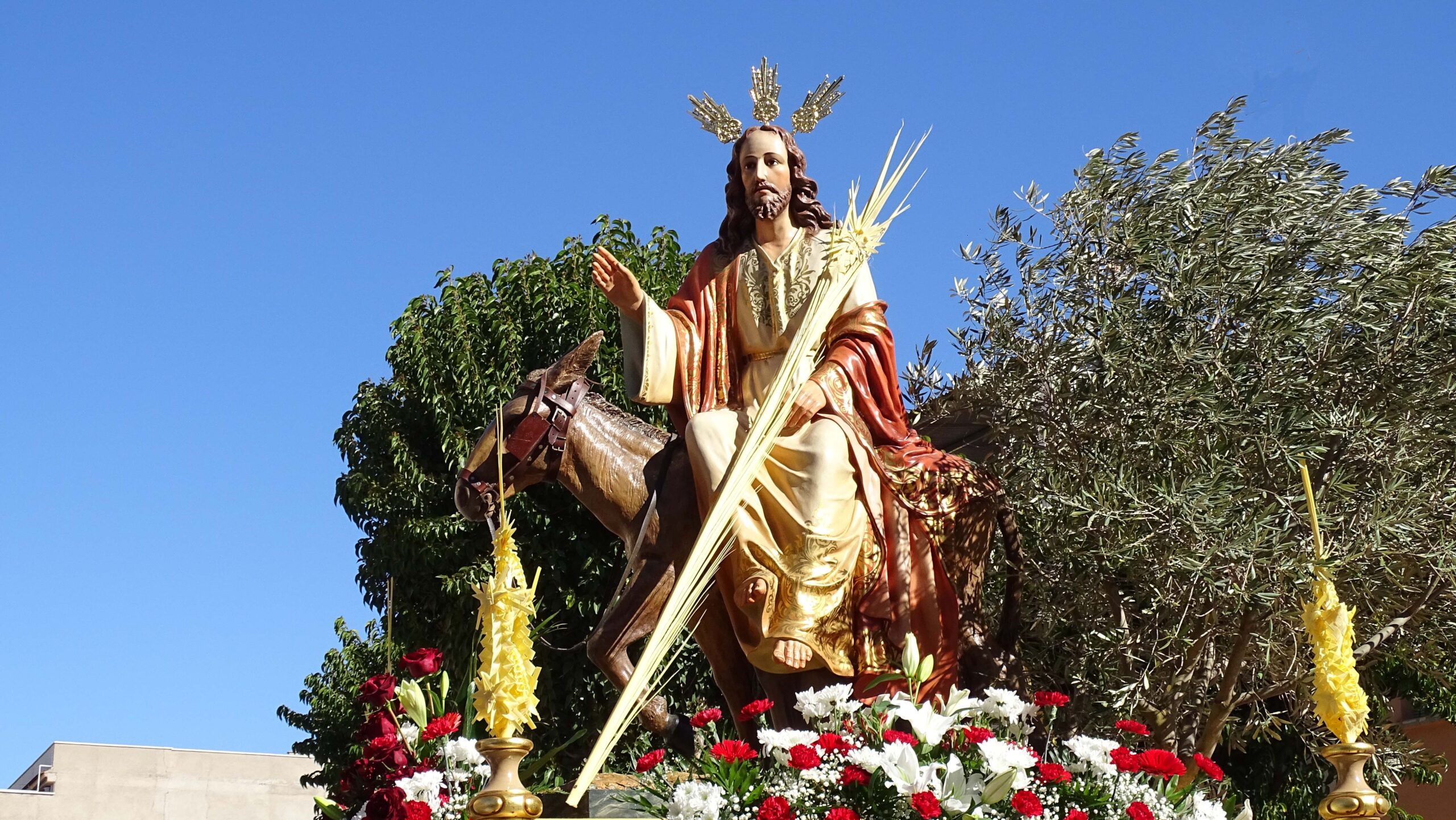 La Procesión de La Borriquilla vuelve a recrear, por las calles de Quintanar, la entrada triunfal de Jesús en Jerusalén