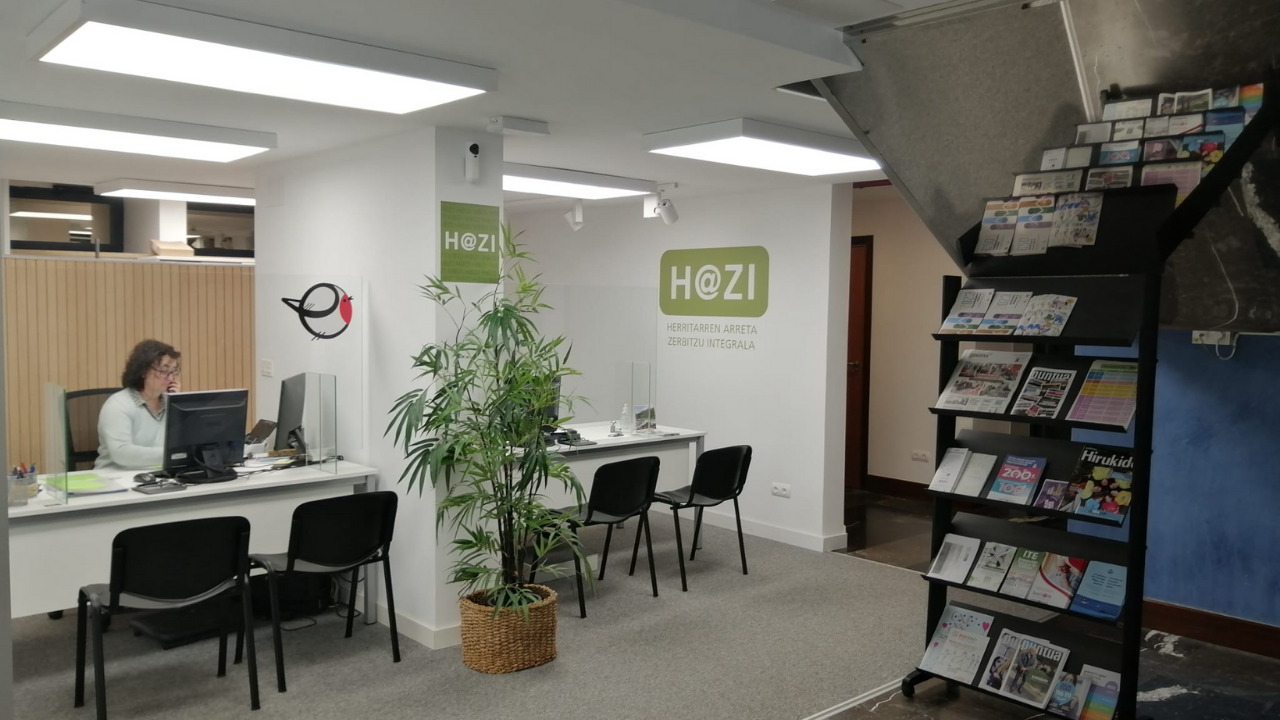 Udal zerbitzuen ordutegia aste santuko oporretan