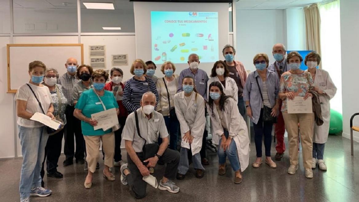 El Centro de Salud Barrio del Pilar forma a los usuarios en seguridad del medicamento