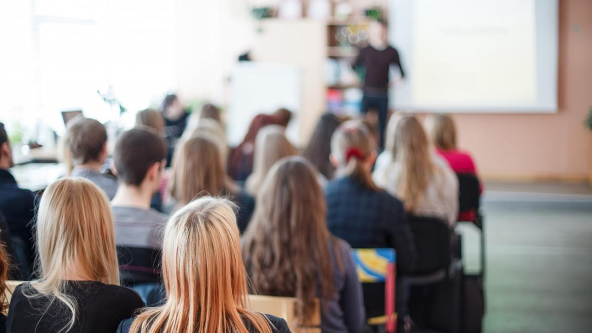 La Comunidad de Madrid autoriza 1.210 nuevas plazas de docentes, investigadores y personal en las universidades públicas