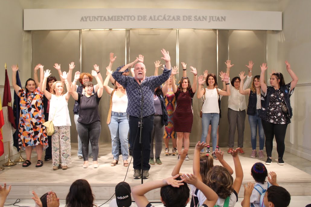 Aldo Méndez acerca el arte del cuento a la comunidad educativa y cultural con “Cuentamañanas”
