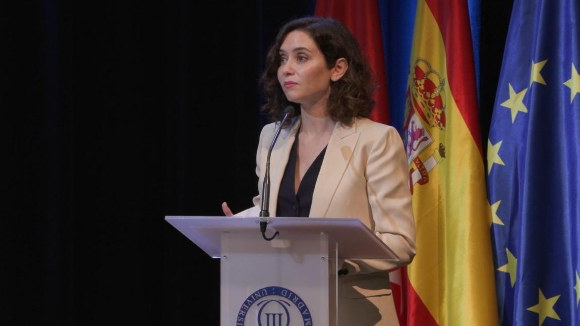 Díaz Ayuso reivindica una EvAU igual para toda España mientras garantiza seguir con una política “de puertas abiertas” de la Universidad
