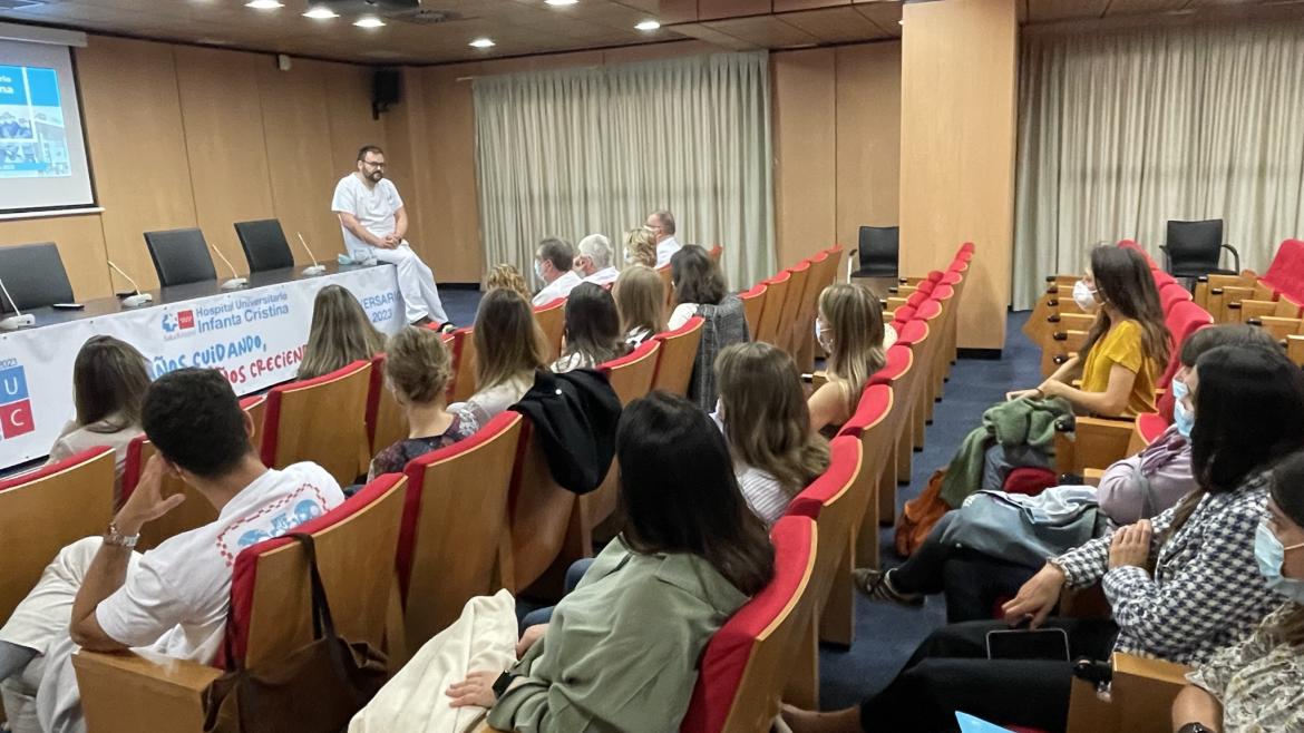 El Hospital Infanta Cristina recibe a 13 futuros especialistas para completar su formación