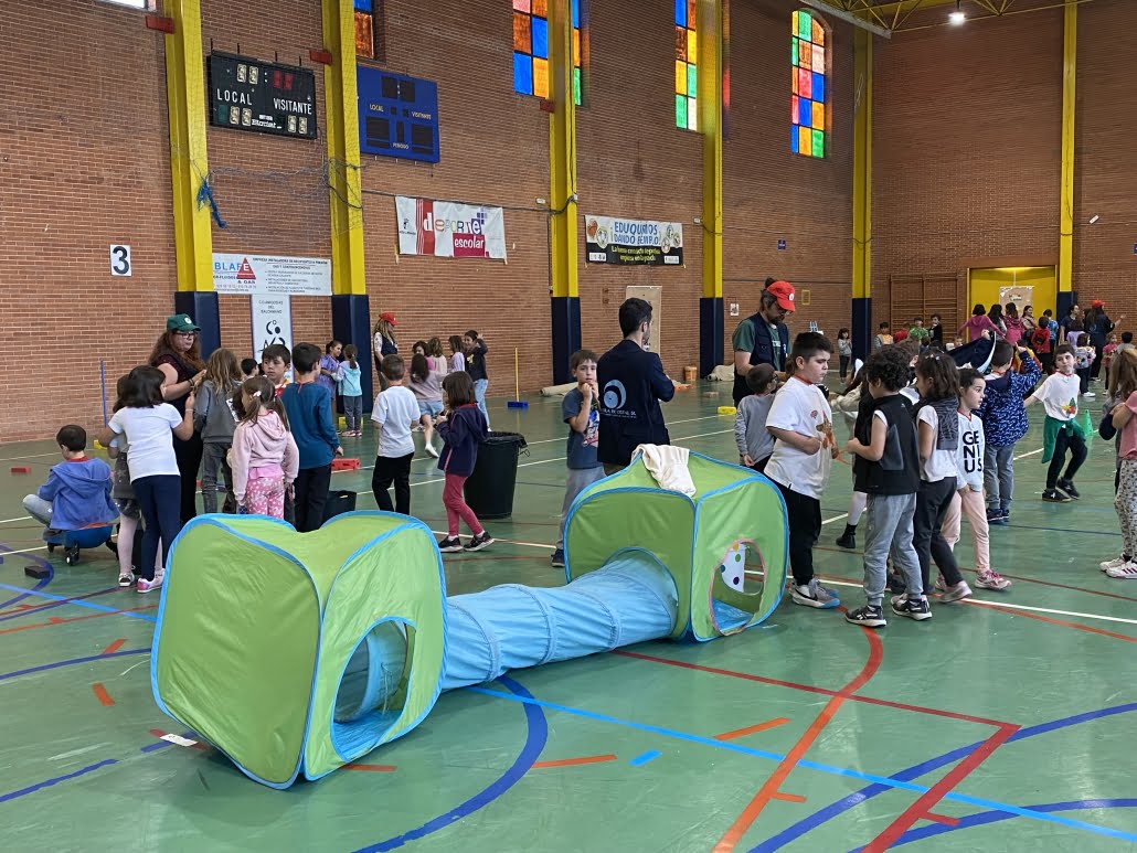 Gran participación en la fiesta de despedida de las actividades extraescolares en Alcázar de San Juan