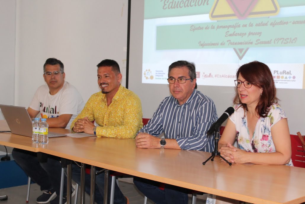 Jornada de educación afectivo-sexual en el marco de la Semana del Orgullo Manchego LGTBI+ en Alcázar