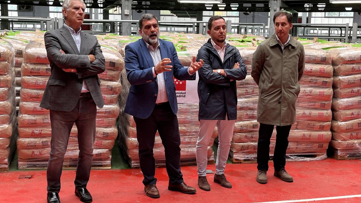 La Comunidad de Madrid entregará 115.000 kilos de pienso a ganaderos de bovino extensivo afectados por la sequía