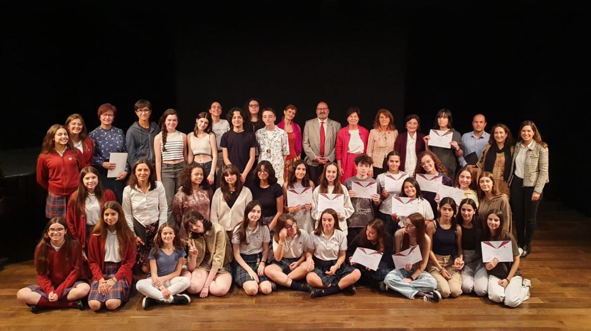 La Comunidad de Madrid premia a seis centros educativos por sus trabajos para promover la ópera entre los alumnos