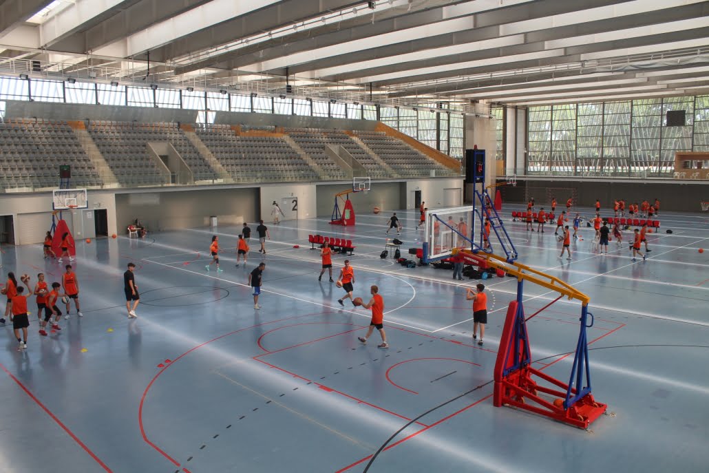 Más de 200 chicos y chicas participan en el XXV Campus de Baloncesto José Antonio García