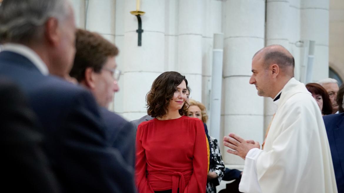 Díaz Ayuso asiste a la misa de inicio del ministerio pastoral de José Cobo como arzobispo de Madrid