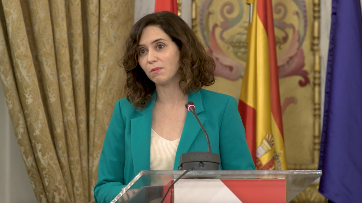 Díaz Ayuso entrega la Medalla de Honor de la Cámara de Comercio al exconsejero de la Comunidad Javier Fernández-Lasquetty