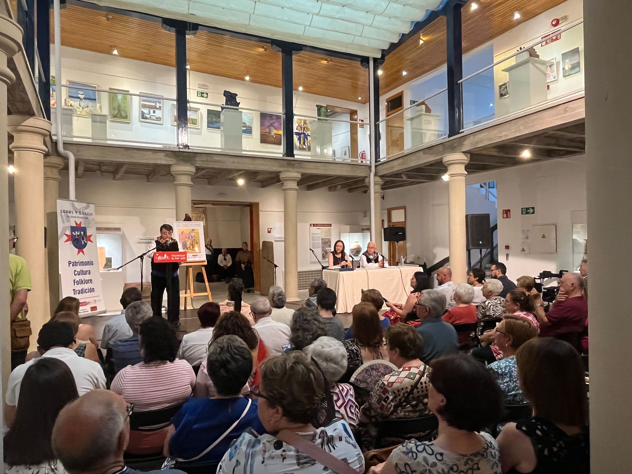 El Museo Municipal acoge el comienzo del LIX Festival Internacional de Folklore