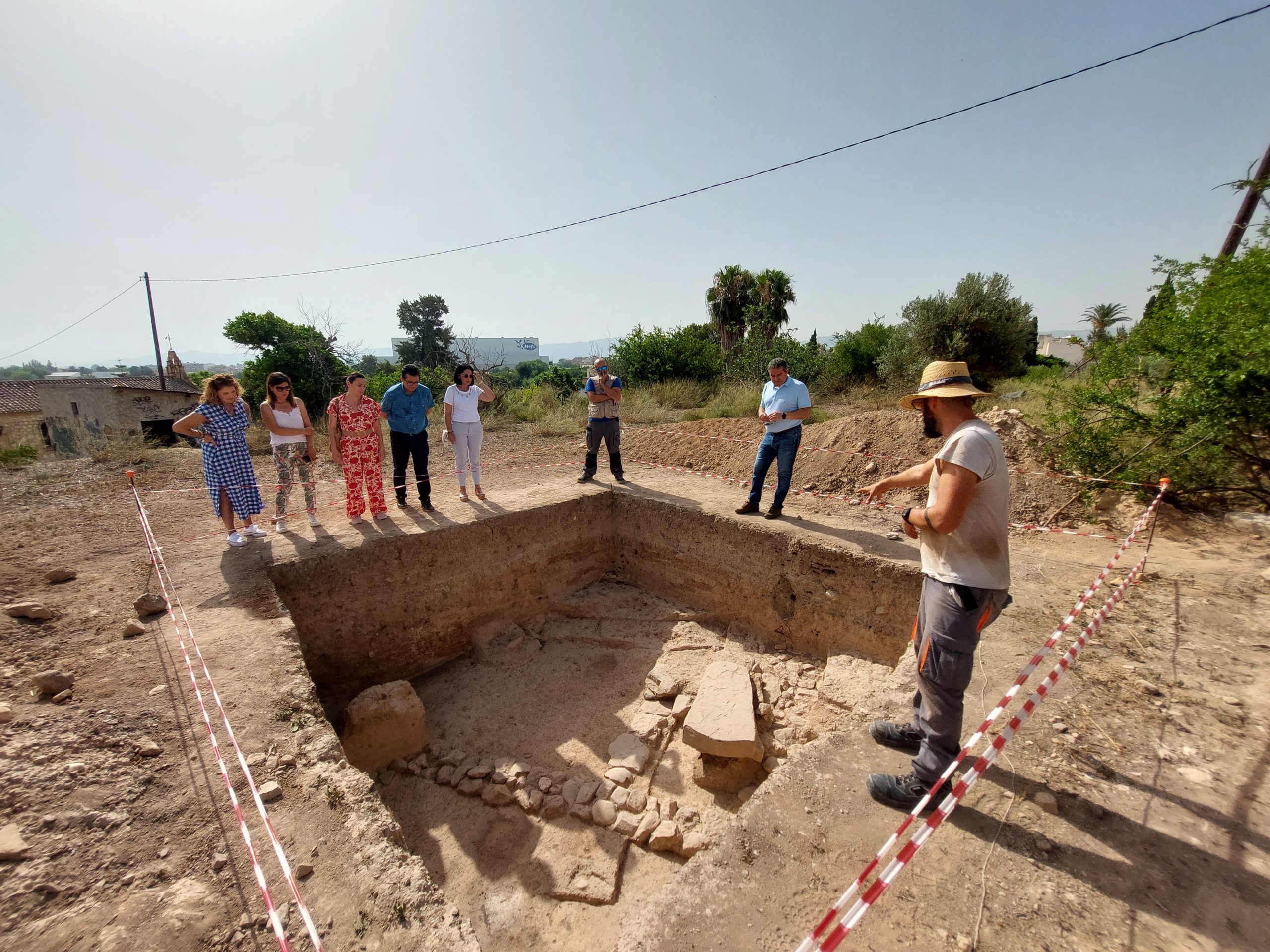 Encontrados muros de época íbera, pavimentos y cerámica de los siglos V y IV a. C en las excavaciones del Cerro Íbero