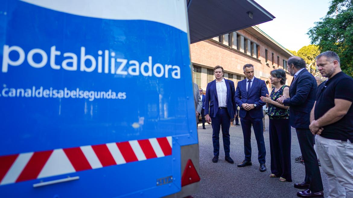 La Comunidad de Madrid cede dos equipos de emergencia a Ucrania para facilitar el acceso de la población al agua potable