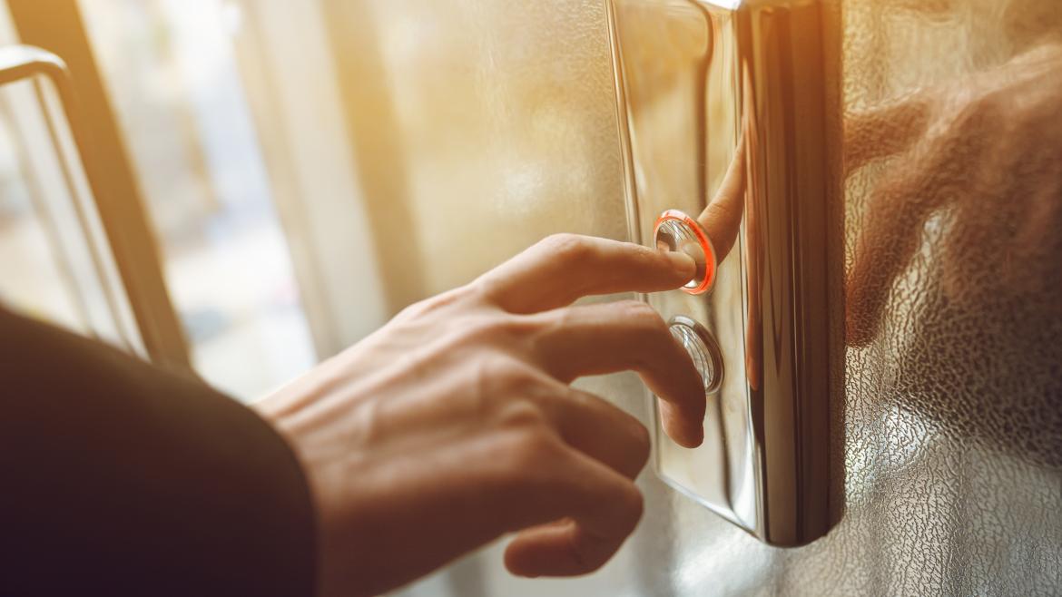 La Comunidad de Madrid mantiene abierto el plazo de solicitud de ayudas para instalar ascensores en edificios de viviendas