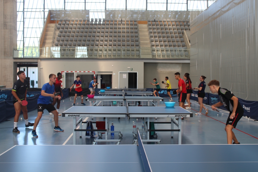 Alcázar de San Juan se convierte en el epicentro regional del Ping Pong con el comienzo del Campus de Tenis de Mesa