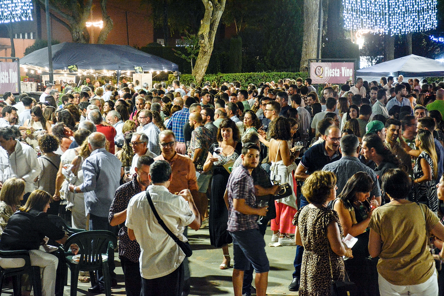 Una animada Fiesta del Vino, con 2.200 asistentes, cerró el Día del Viticultor