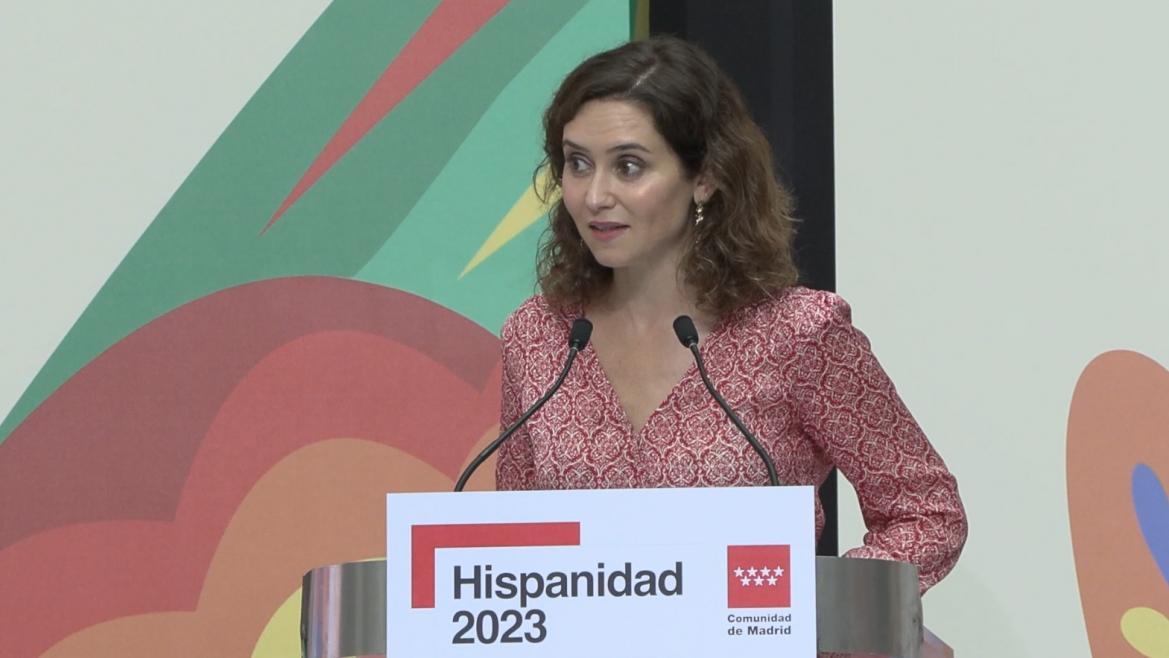 Díaz Ayuso: “En español se dio la primera vuelta al mundo. Nadie sensato renunciaría a esa riqueza”
