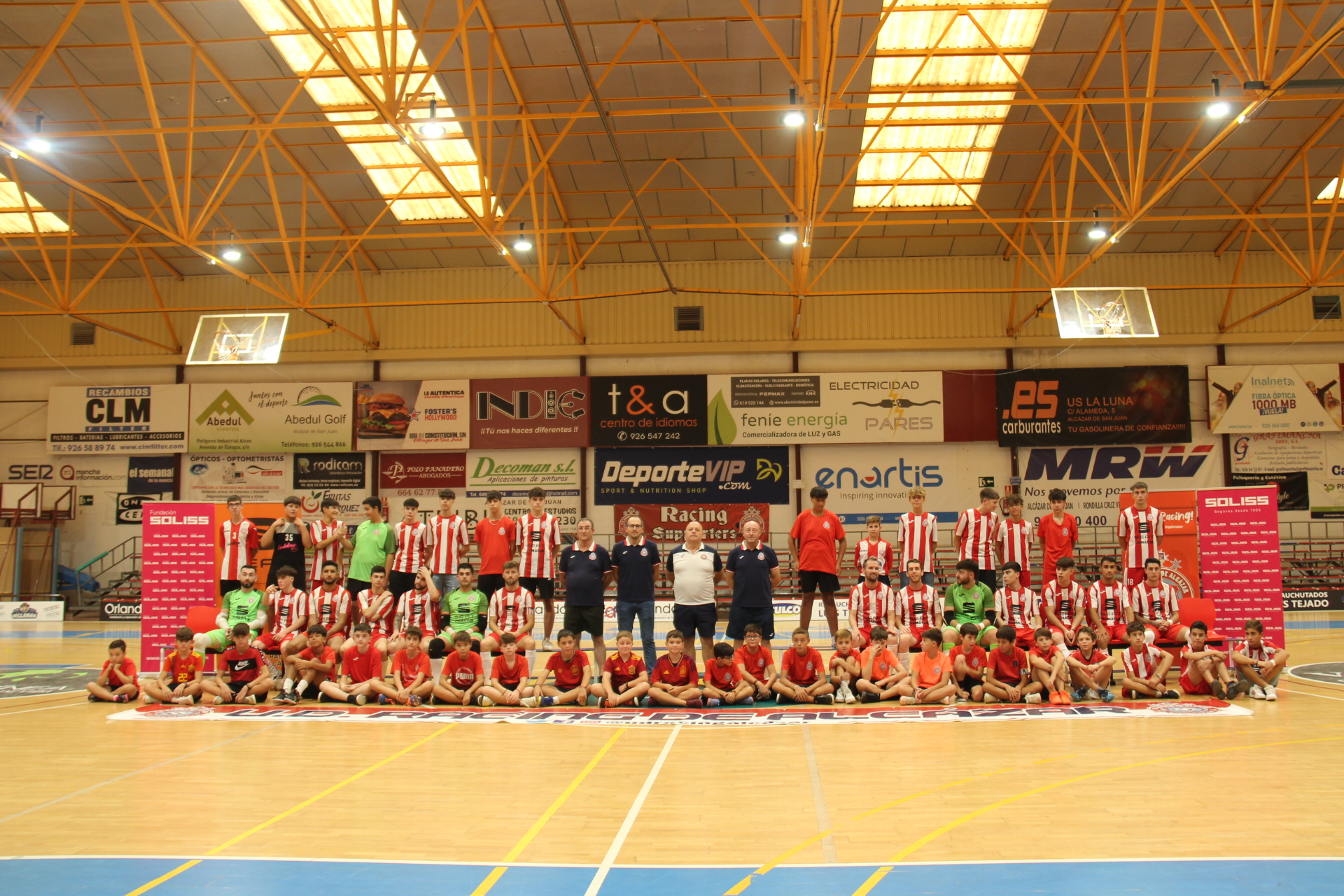 El Racing de Alcázar se presentó oficialmente este sábado y se proclamó campeón del Trofeo Feria y Fiestas Fútbol Sala 2023