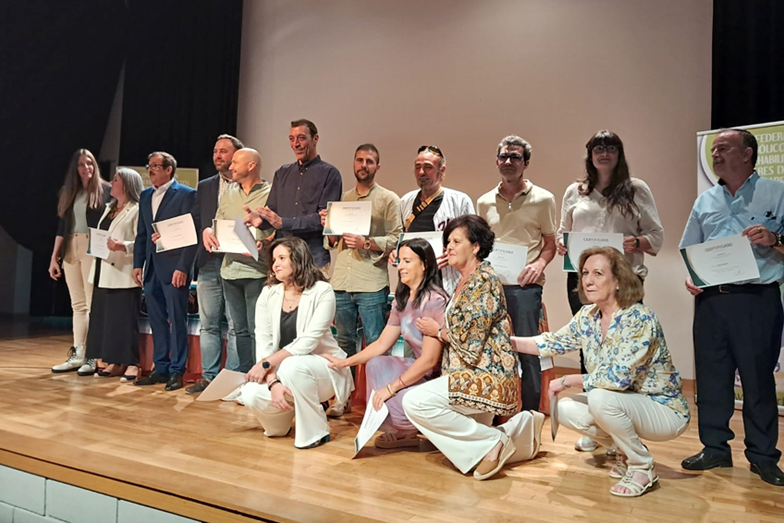 El alcalde agradece la labor de AARFATOM, durante la clausura de las Jornadas de Prevención del Alcoholismo, Ludopatía y otras Drogas